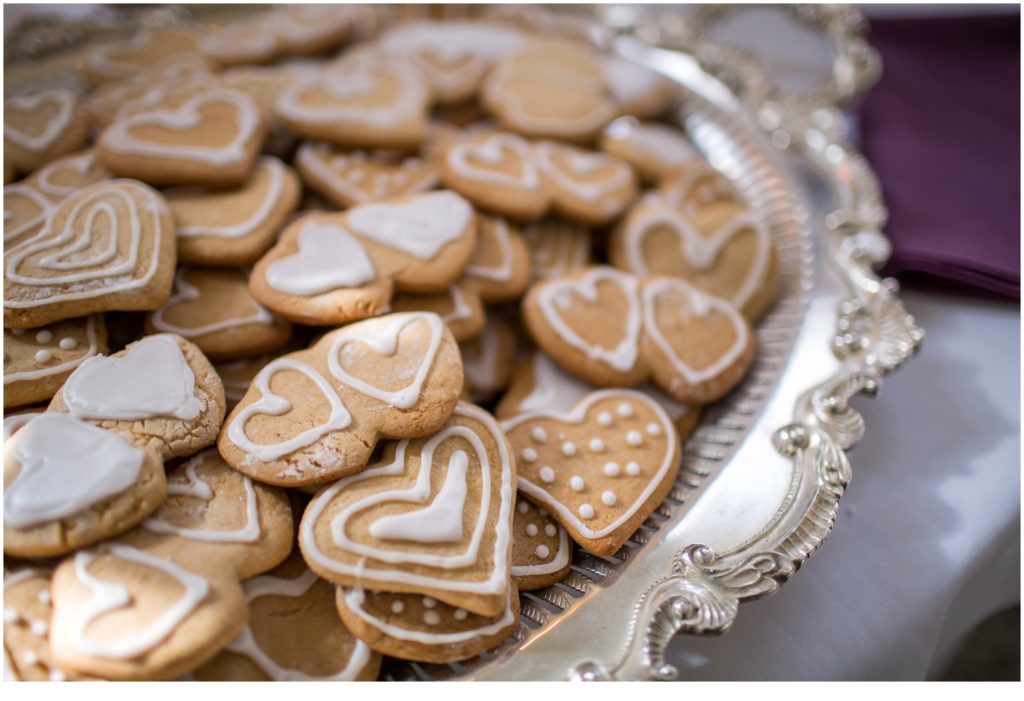 Katie and Eric's Dunegrass Wedding | cookies