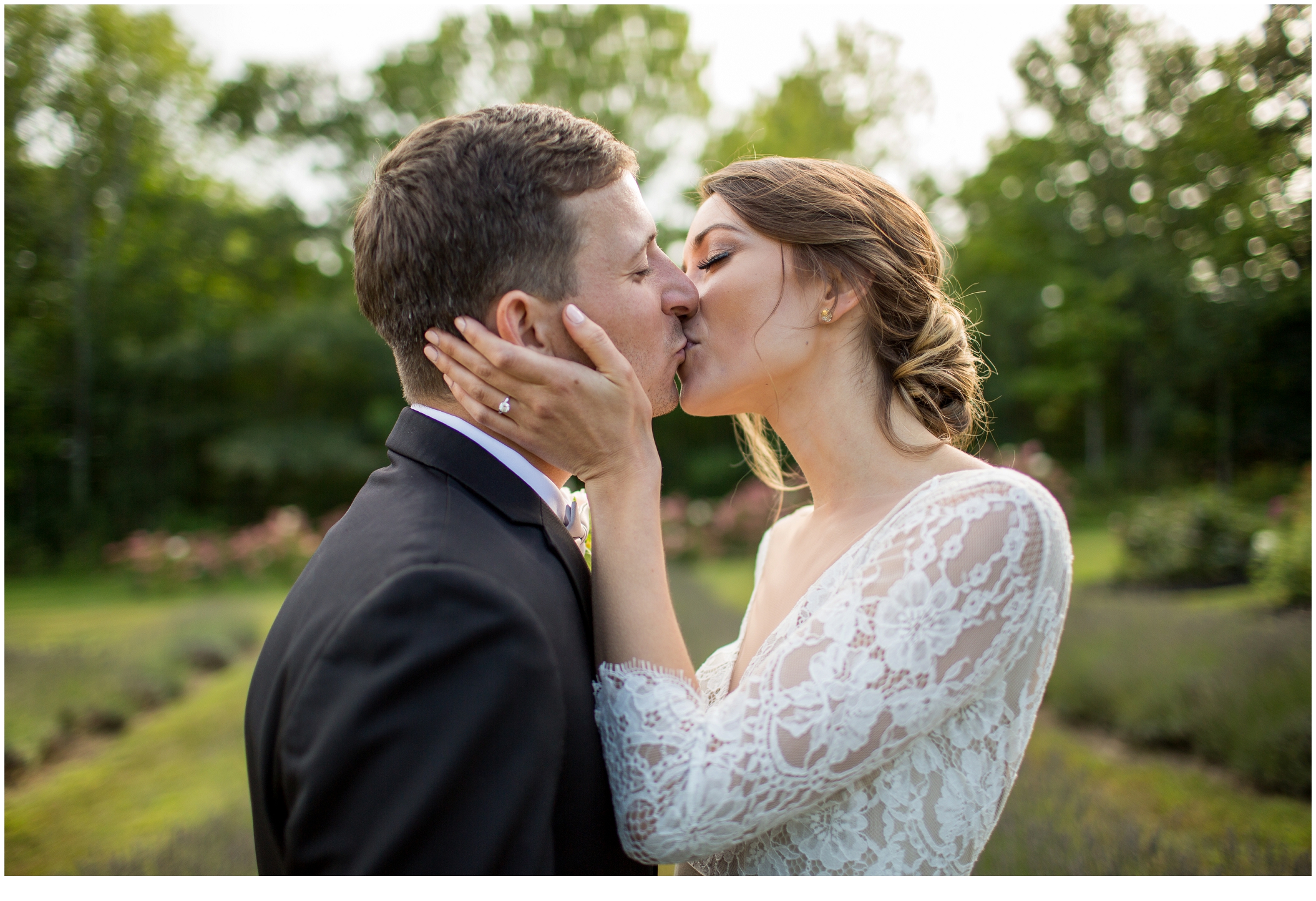 Brian and Ann's Marianmade Farm Wedding - kiss