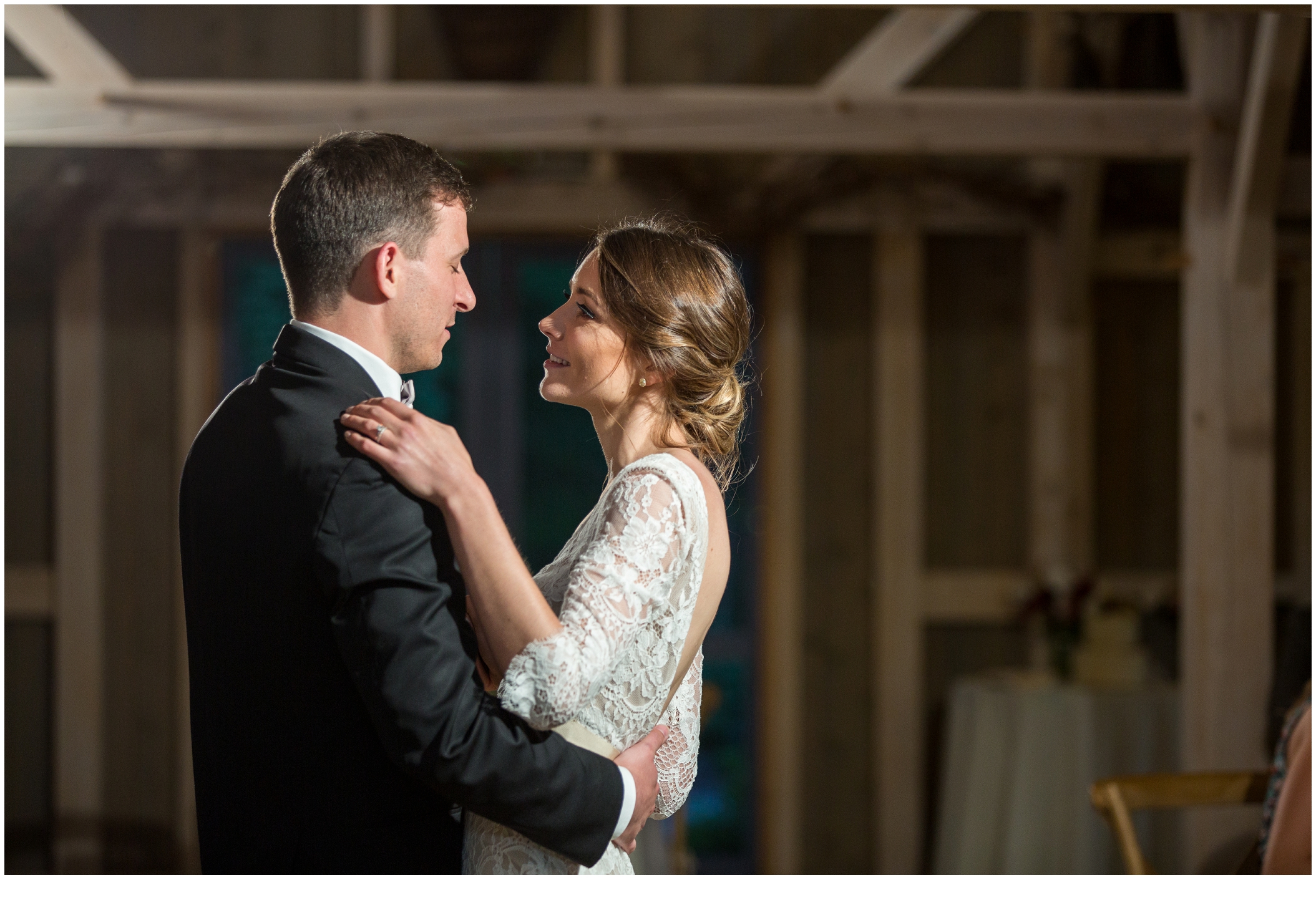 Brian and Ann's Marianmade Farm Wedding - first dance